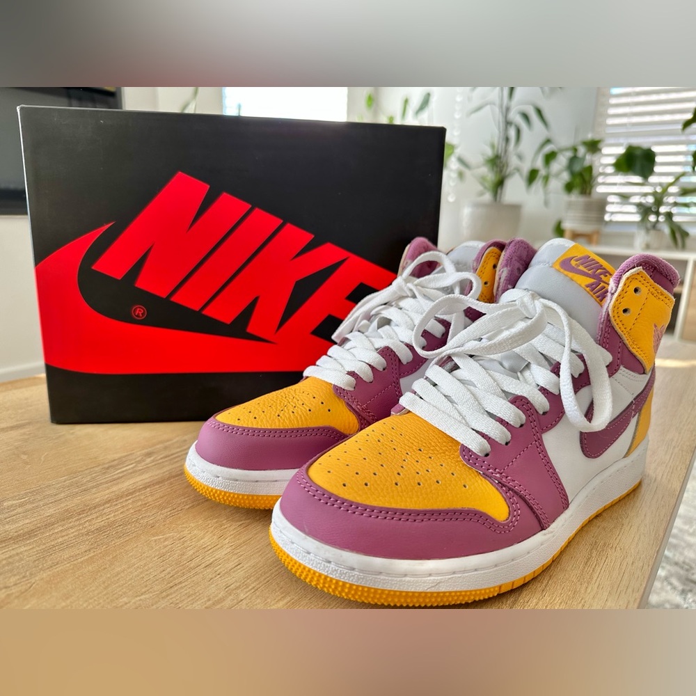 Nike Kids Sneakers - Purple and Yellow